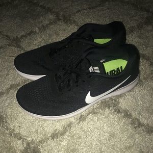 Women’s Nike Free Run WORN ONCE